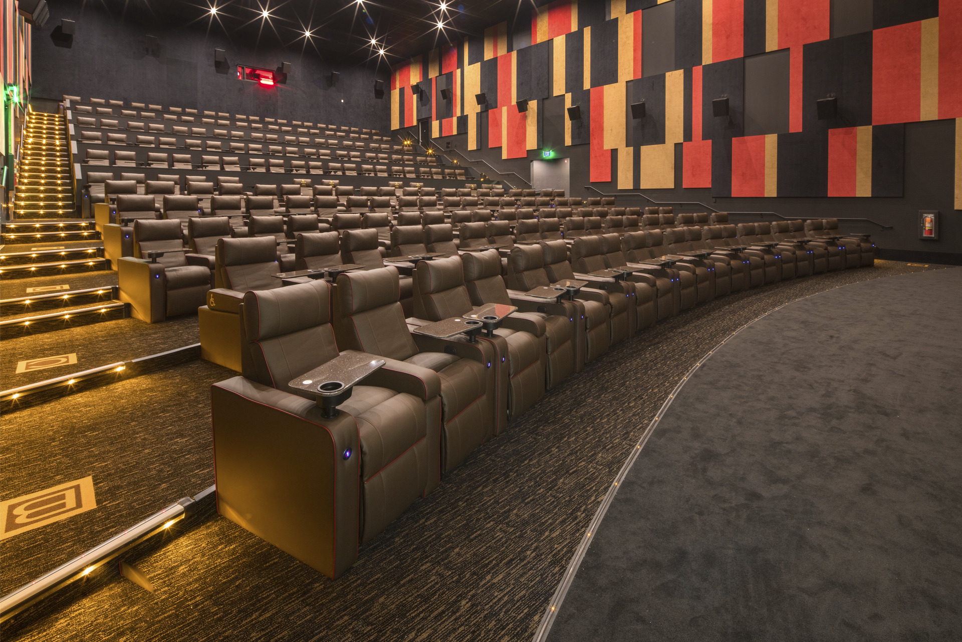 All New AMC “Ultra Lux” Dine-In Theatre (Shops at Riverside, Hackensack,  NJ) – LesDudis