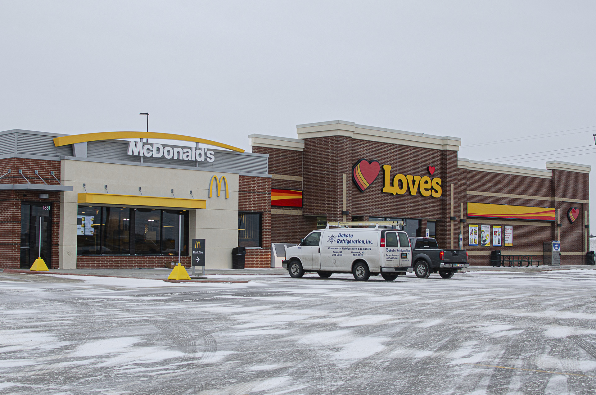 S & R Truck Plaza & Café, Truck Stop